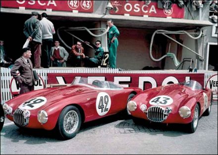 Nr.42. Jacques Peron i Francesco Giardini, nr.43. Lance Macklin, Pierre Leygonie i James Simpson – O.S.C.A. MT-4 1500.